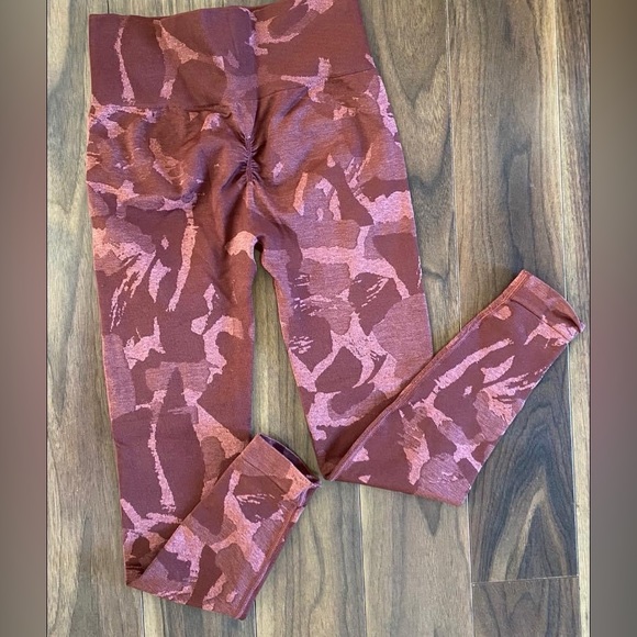 Gymshark Leggings - Picture 2 of 3